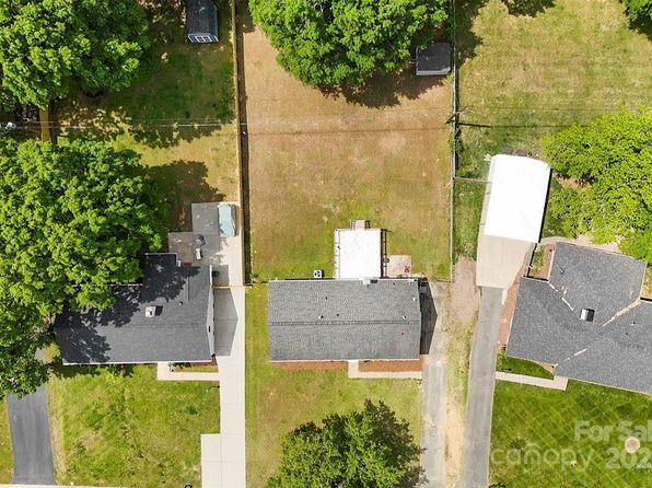 1316 Fox Run Dr, Charlotte, NC 28212