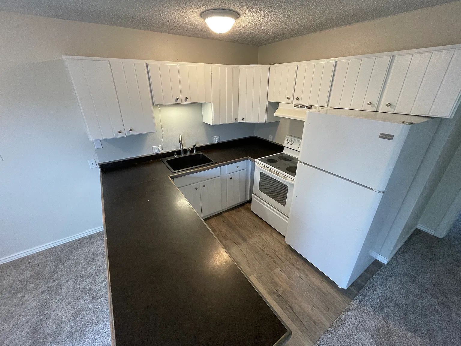 2 bed, 800 sqft, $2,800 — Photo 2