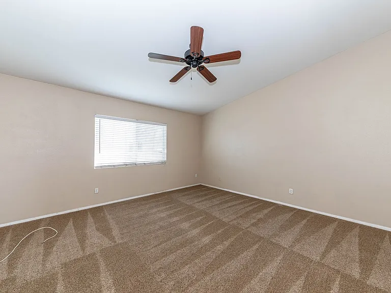 29359 Milford Ct — Photo 16