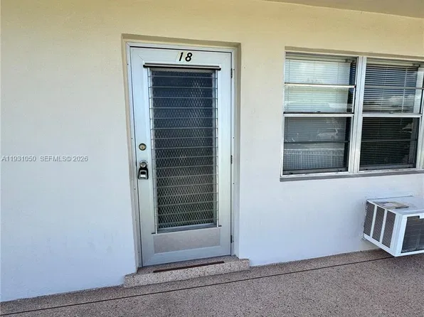 18 Hastings E #18-B, West Palm Beach, FL 33417