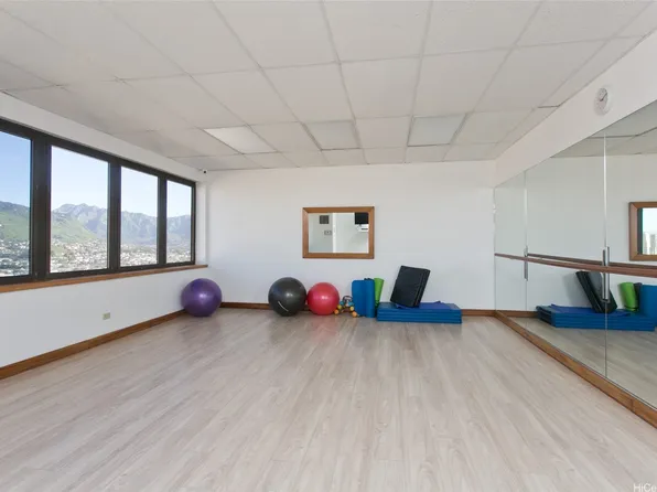 400 Hobron Ln APT 701, Honolulu, HI 96815