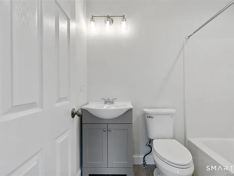 1091 Whalley Ave #B — Photo 10