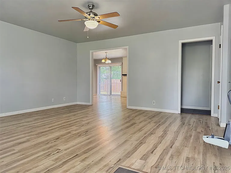 11311 E 15th Pl — Photo 41
