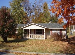 1104 W 1st St, Tahlequah, OK 74464