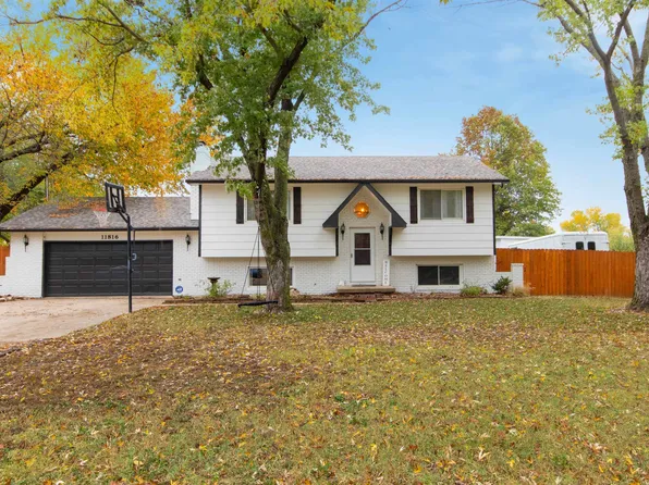 11816 E 1st St N, Wichita, KS 67206