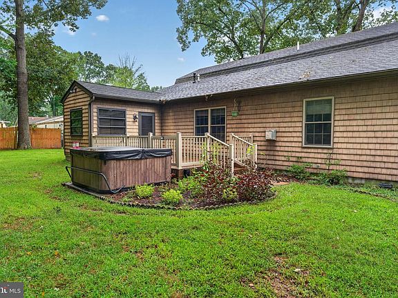 4th image of 26093 Autumn Rd