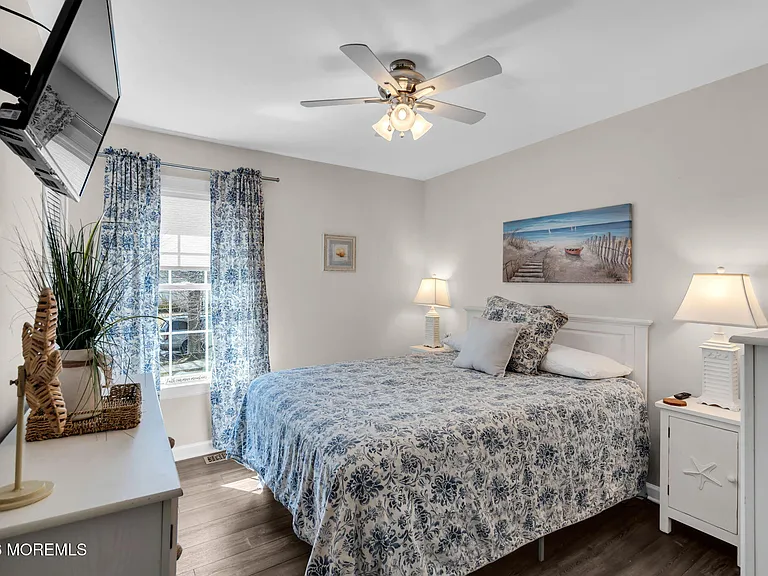 375 Kildare Dr — Photo 15