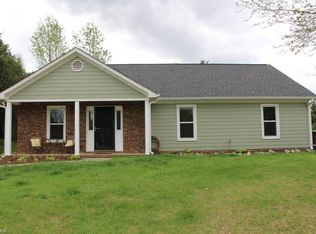 5 Farrington Ct, Greensboro, NC 27407