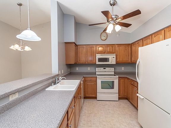 3rd image of 520 Windstone Dr Unit 307
