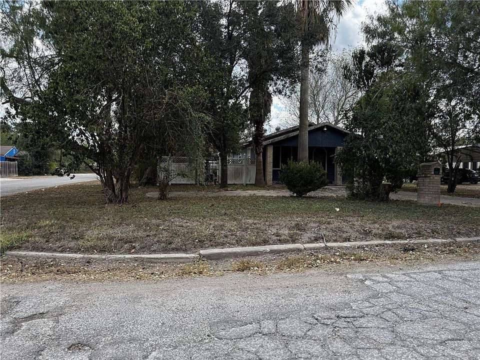 2nd image of 200 W 5th St