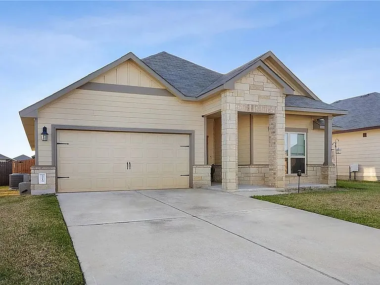5219 Montague Loop — Photo 2