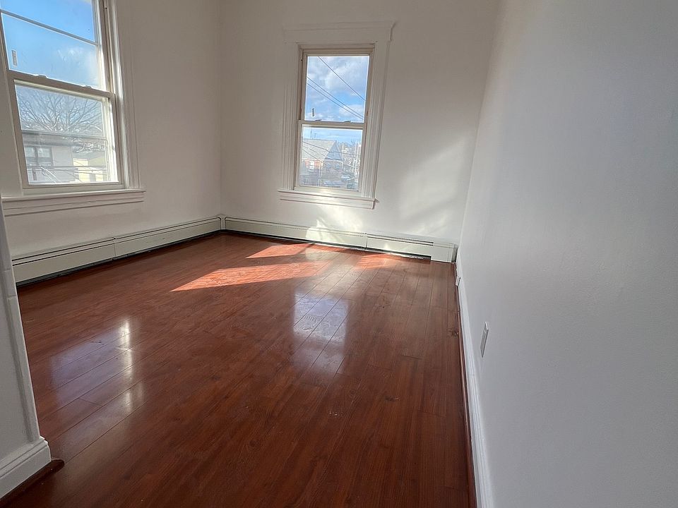2nd image of 54 2nd St