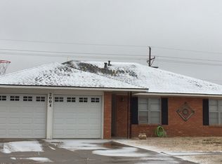 2004 Ennis St, Plainview, TX 79072