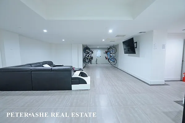 Rented by Peter Ashe | media 9