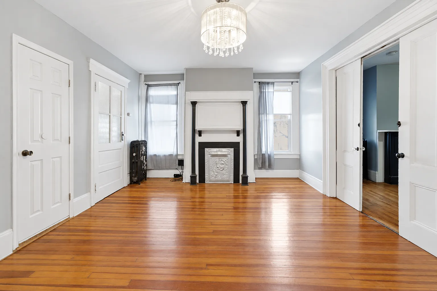 77 Laidlaw Ave — Photo 1