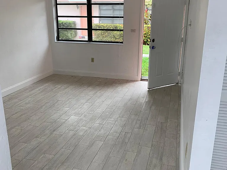 14258 SW 88th Ave — Photo 1