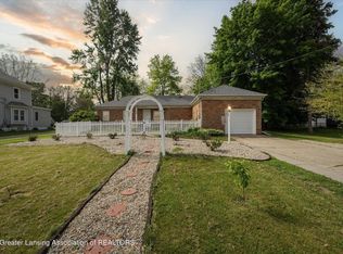 428 E Miller Rd, Lansing, MI 48911