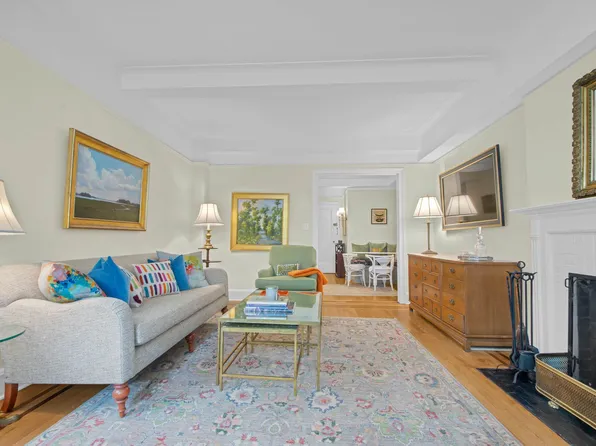 235 East 22nd Street 5C image 3 of 11