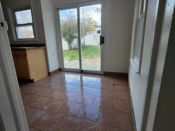 24928 Boston St, Dearborn, MI 48124