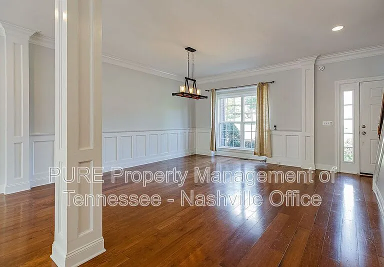 1214 Broadmoor Cir — Photo 6