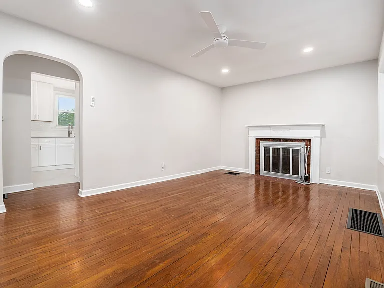 884 S Chesterfield Rd — Photo 6