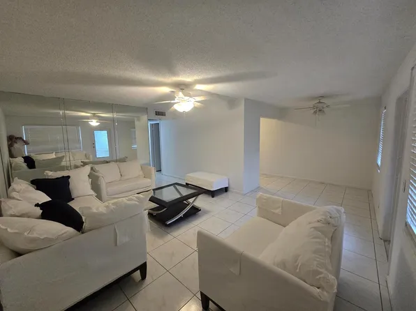 227 Kent N, West Palm Beach, FL 33417