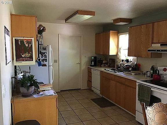 4th image of 7552 Carolina Ln