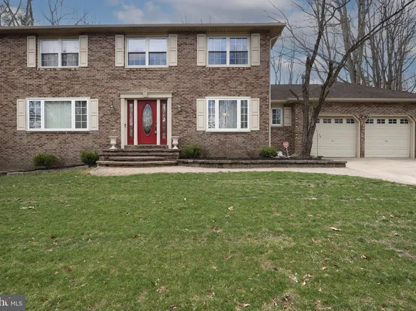 10 Acorn Hill Dr, Voorhees, NJ 08043