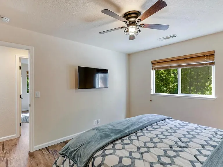 Racoon Dr — Photo 22