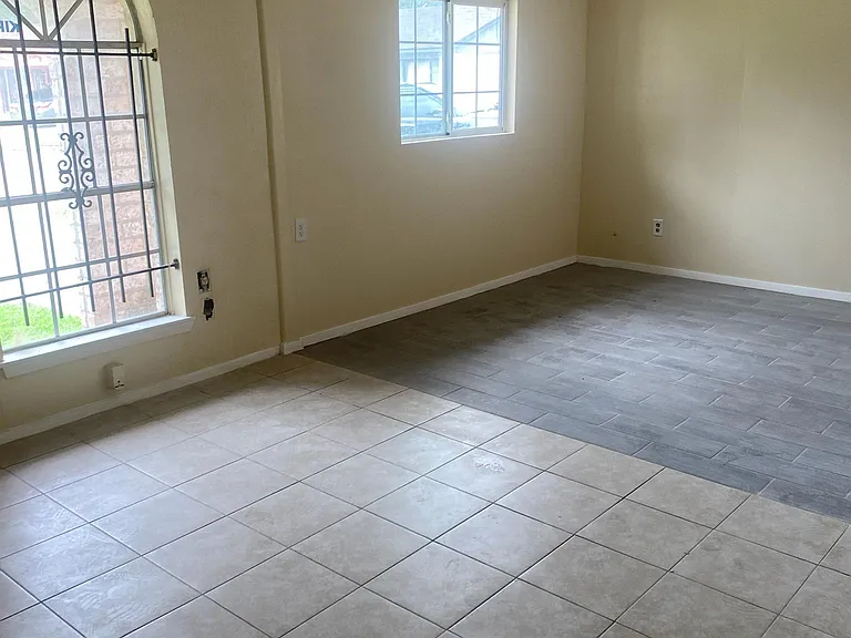 9846 Gillman St — Photo 6