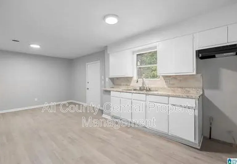 1232 Frisco St — Photo 2
