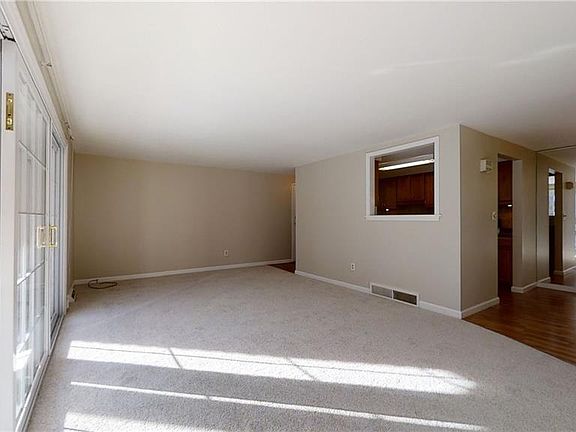 5th image of 60 Hamlin Sq APT 2