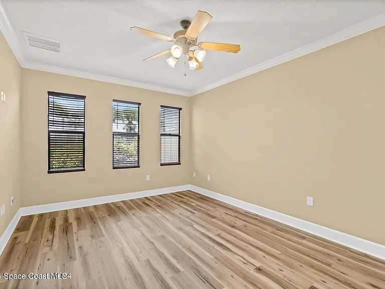 765 Ventura Dr — Photo 6