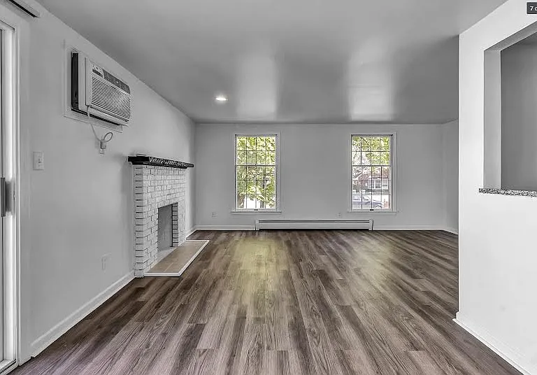 Elora Apartments — Photo 4