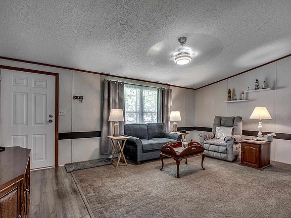 3rd image of 300 Rolling Ridge Dr.