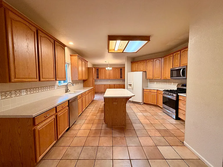 1766 Preston Dr — Photo 9