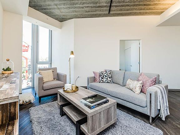2nd image of 1912 N Milwaukee Ave #206