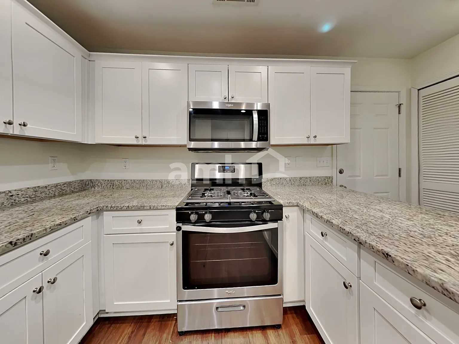 3 bed, 2.0 bath, 1474 sqft, $2,060 — Photo 3