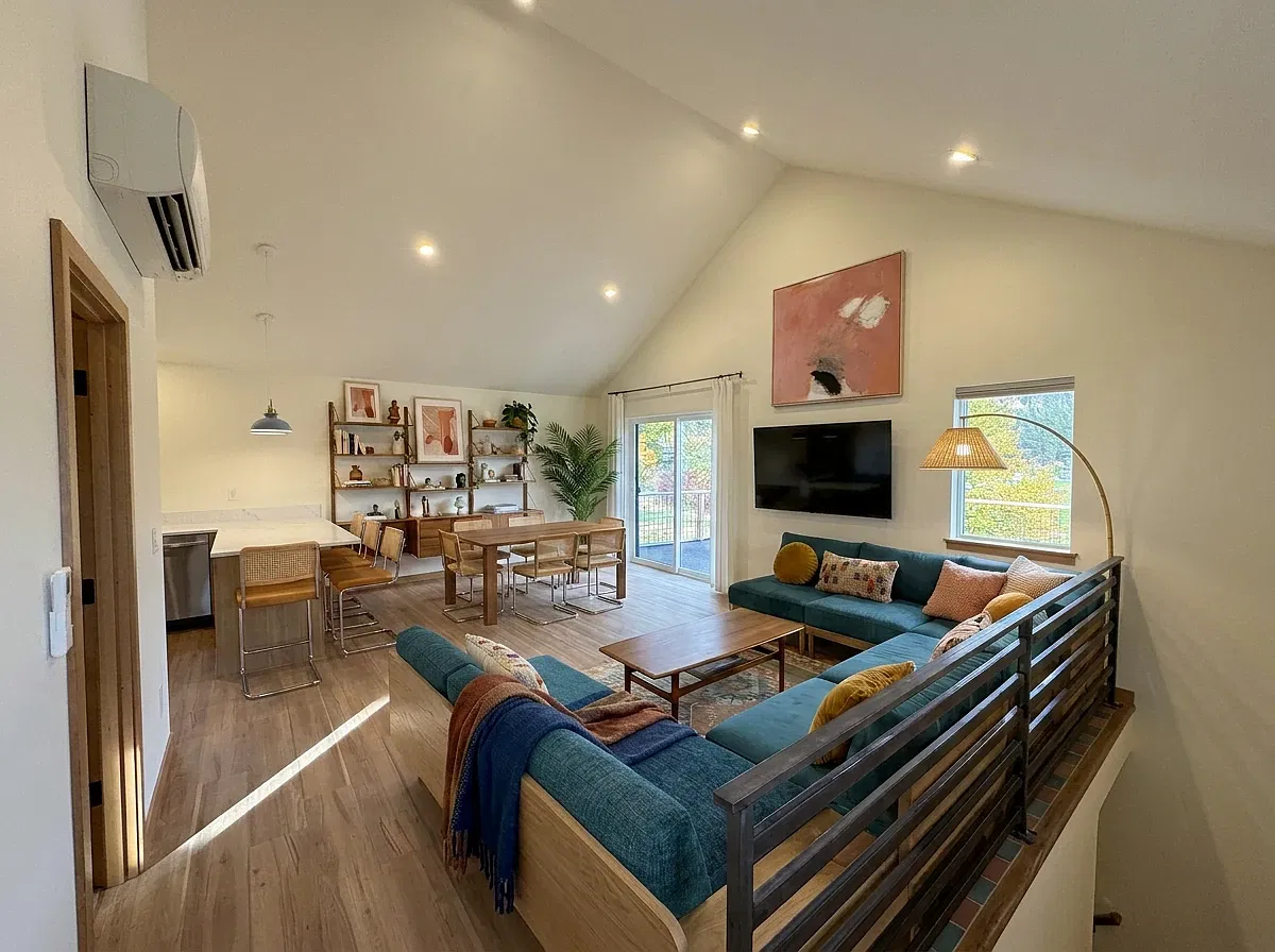 1 bed, 899 sqft, $1,900 — Photo 2