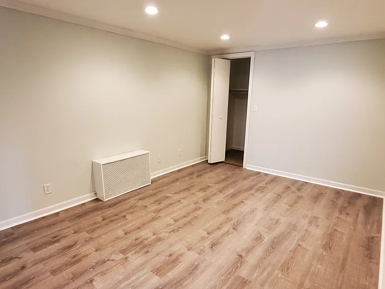 Extra/flex room