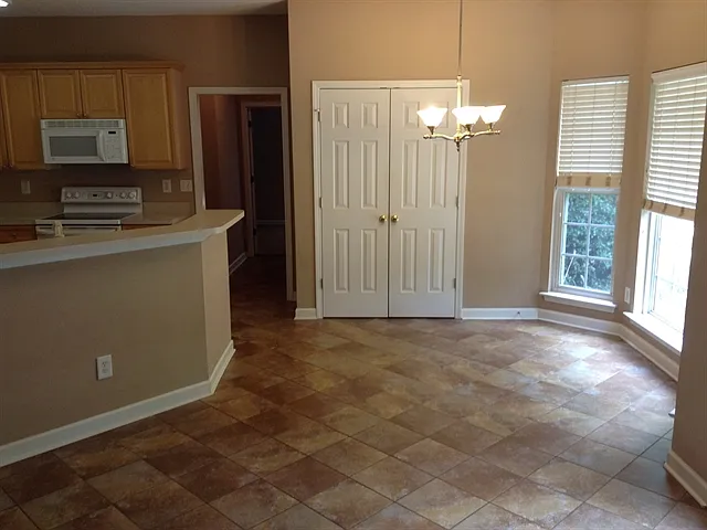 8113 Marett Ct — Photo 3