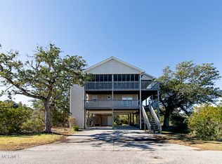 10 Maritime Dr, Surf City, NC 28445