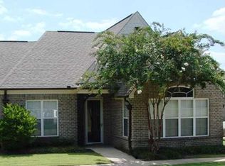 1380 Calumet Farms Dr, Collierville, TN 38017