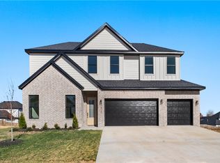 1810 Peacock Rd, Centerton, AR 72719