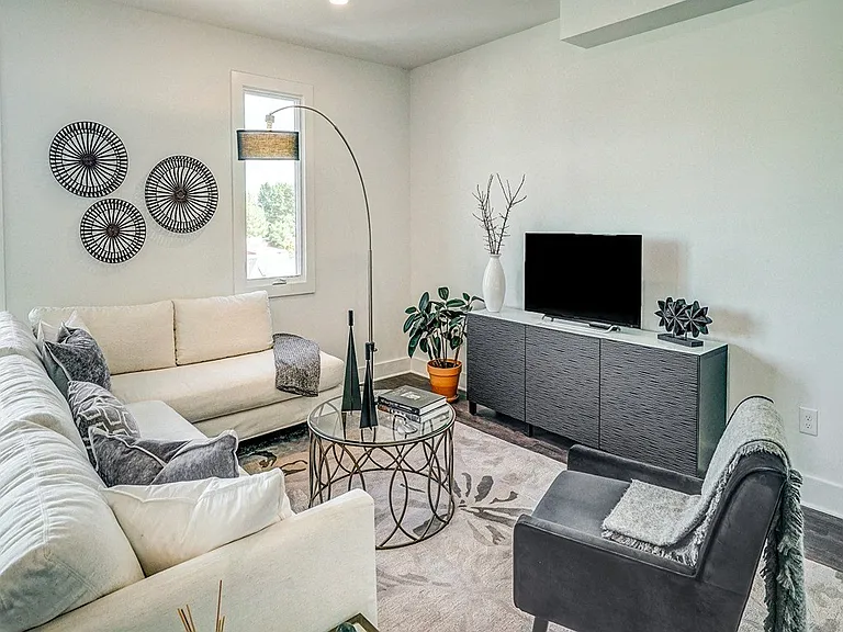 Riverside Village Apartments — Photo 71