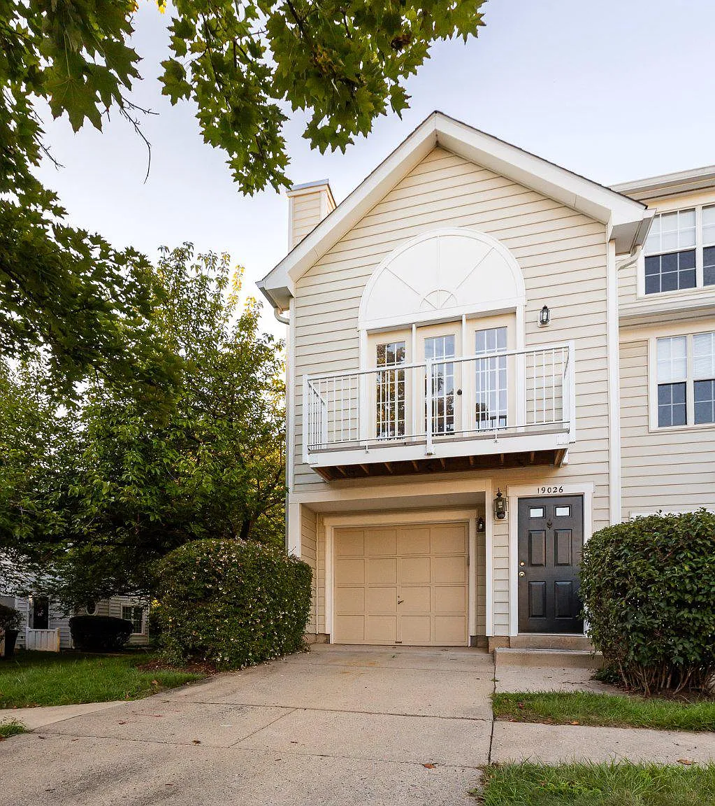 3 bed, 1.0 bath, 1598 sqft, $2,800 — Photo 2