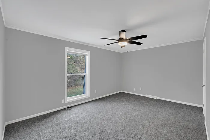 100 Lynn Cir #J — Photo 16