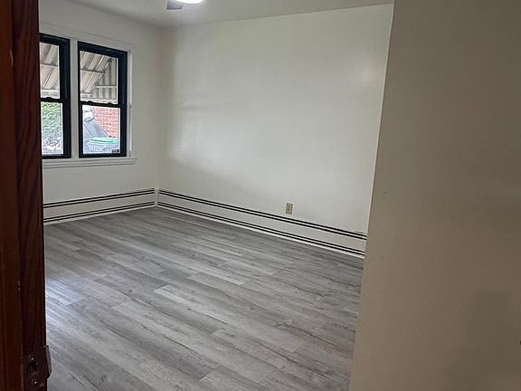 4th image of 631 Harrison St