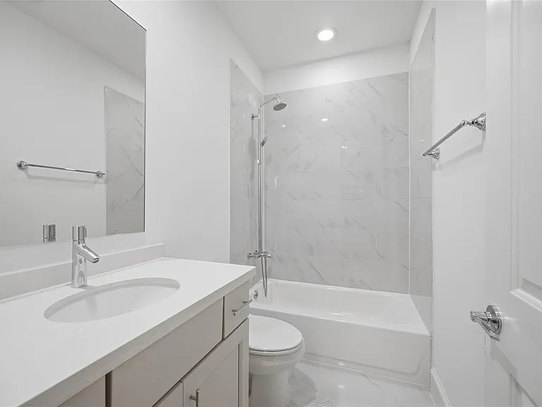707 Bringhurst St — Photo 14
