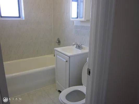 Rented by Kian Realty | media 7
